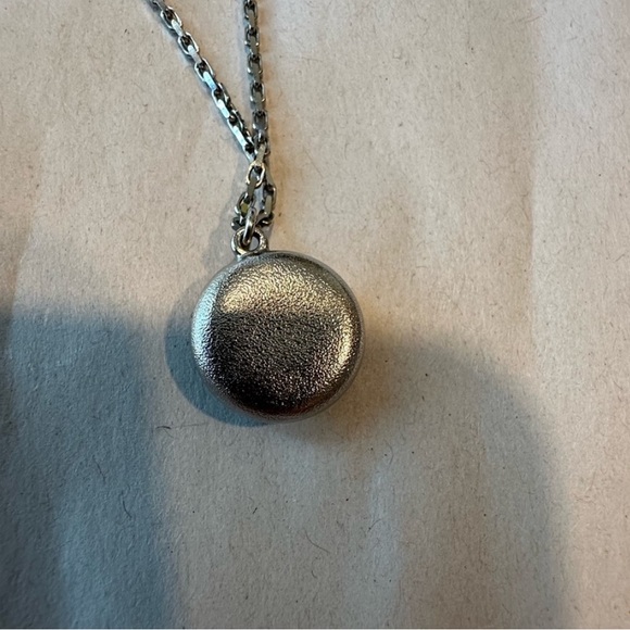 Chanel Necklacece Limited piece pre fall 2018. Christmas sale - Picture 6 of 15